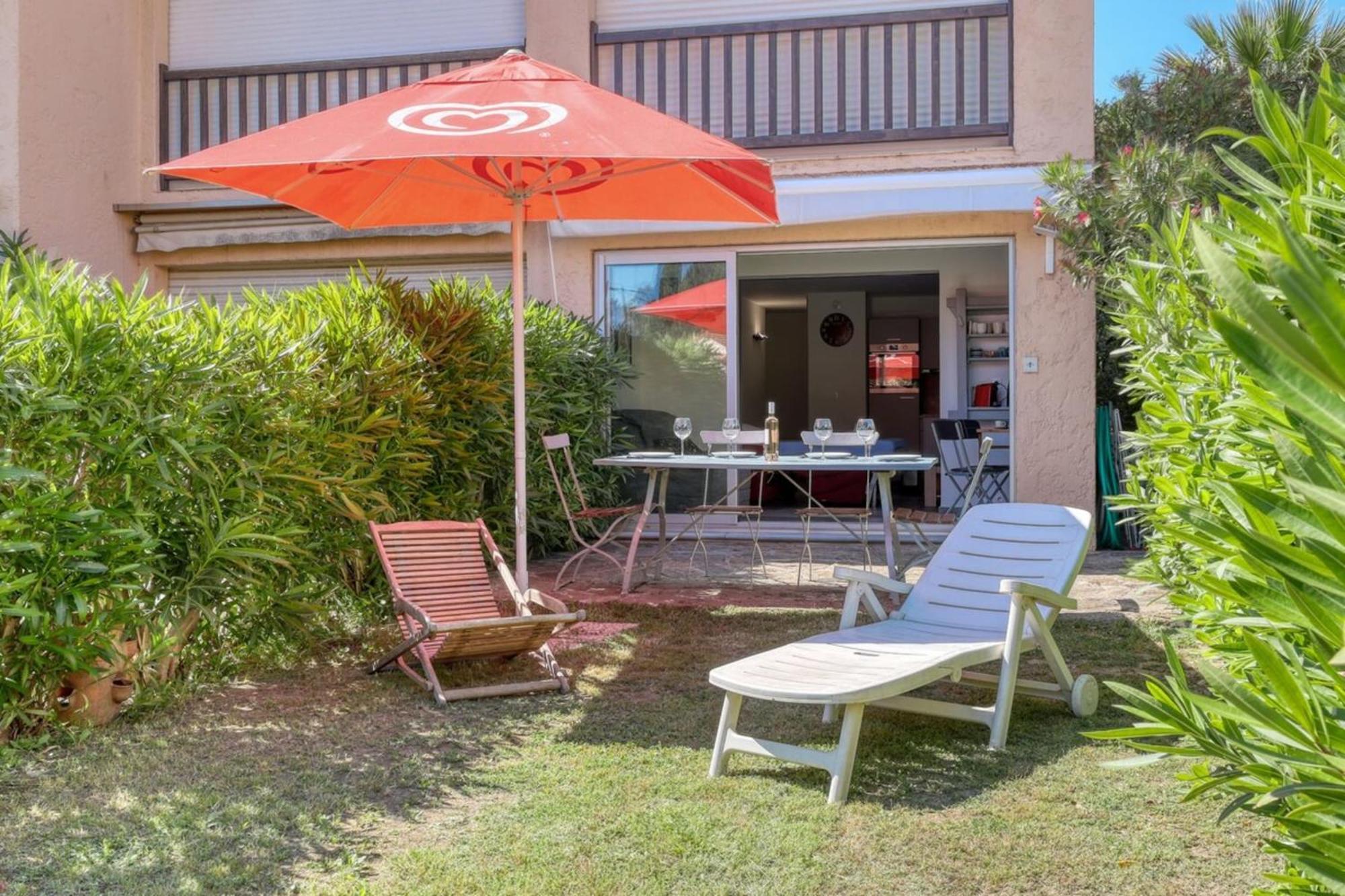 Magnificent Newly Renovated Close To & Swimming Pool